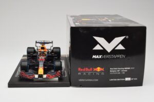 Red Bull RB16B #33 M. Verstappen Belgian GP 2021 Winner Minichamps 1:18 113211333 Смола — снимка 7 от 7
