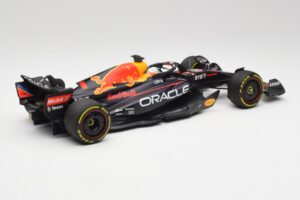 Red Bull RB18 #1 M. Verstappen France GP Winner 2022 Minichamps 1:18 110221201 Метал — снимка 2 от 7