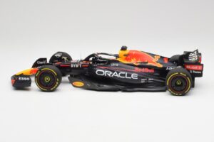 Red Bull RB18 #1 M. Verstappen France GP Winner 2022 Minichamps 1:18 110221201 Метал — снимка 3 от 7