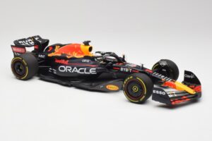 Red Bull RB18 #1 M. Verstappen France GP Winner 2022 Minichamps 1:18 110221201 Метал — снимка 4 от 7
