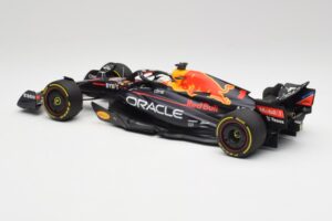 Red Bull RB18 #1 M. Verstappen France GP Winner 2022 Minichamps 1:18 110221201 Метал — снимка 5 от 7