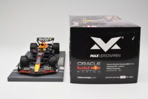 Red Bull RB18 #1 M. Verstappen Japan GP Winner No Figure 2022 Minichamps 1:18 113221801B Метал — снимка 7 от 7