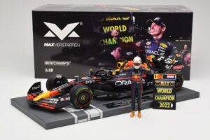 Red Bull RB18 Oracle #1 M. Verstappen Japanese GP 2022 World Champion Minichamps 1:18 113221801 Смола — снимка 7 от 7