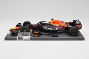 Red Bull RB18 #1 M. Verstappen Emilia Romagna GP 2022 Winner Minichamps 1:18 113220401 Смола