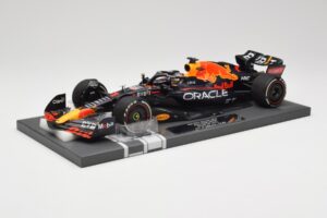 Red Bull RB18 #1 M. Verstappen Miami GP 2022 Winner Minichamps 1:18 113220301 Смола — снимка 2 от 7