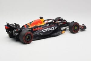 Red Bull RB19 #1 M. Verstappen Qatar Sprint Race 2nd WC 2023 Minichamps 1:18 110231801 Метал — снимка 2 от 6