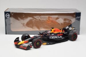 Red Bull RB19 #1 M. Verstappen Qatar Sprint Race 2nd WC 2023 Minichamps 1:18 110231801 Метал — снимка 6 от 6
