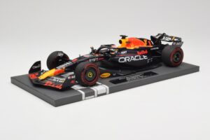 Red Bull RB19 Oracle #1 M. Verstappen Australian GP 2023 Winner Minichamps 1:18 113230301 Смола — снимка 2 от 7