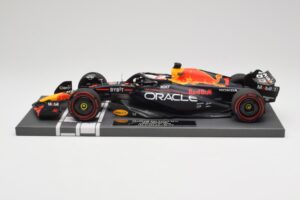 Red Bull RB19 Oracle #1 M. Verstappen Australian GP 2023 Winner Minichamps 1:18 113230301 Смола