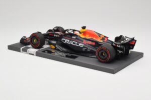 Red Bull RB19 Oracle #1 M. Verstappen Australian GP 2023 Winner Minichamps 1:18 113230301 Смола — снимка 5 от 7