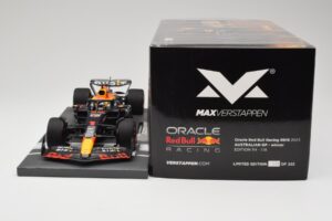 Red Bull RB19 Oracle #1 M. Verstappen Australian GP 2023 Winner Minichamps 1:18 113230301 Смола — снимка 6 от 7