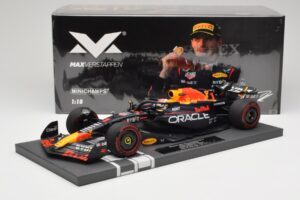 Red Bull RB19 Oracle #1 M. Verstappen Australian GP 2023 Winner Minichamps 1:18 113230301 Смола — снимка 7 от 7