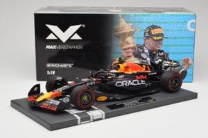 Red Bull RB19 Oracle #1 M. Verstappen British GP 2023 Winner Minichamps 1:18 113231101 Смола — снимка 7 от 7
