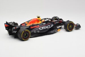 Red Bull RB19 #11 S. Perez Italian GP 2nd 2023 Minichamps 1:18 110231511 Метал — снимка 5 от 6