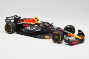 Red Bull RB19 #11 S. Perez Italian GP 2nd 2023 Minichamps 1:18 110231511 Метал — снимка 6 от 6