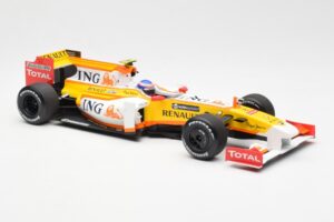 Renault F1 Team R29 #10 R. Grosjean F1 2009 Minichamps 1:18 150090108 Метал — снимка 4 от 6