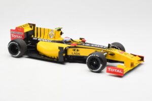 Renault F1 Team R30 #11 V. Petrov Showcar F1 2010 Minichamps 1:18 150100082 Метал — снимка 4 от 6
