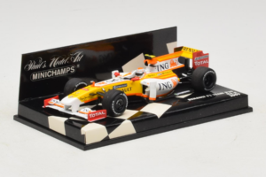 Renault R29 #8 N. Piquet Jr. F1 2009 Minichamps 1:43 400090008 Метал — снимка 2 от 5