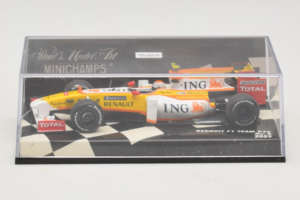 Renault R29 #8 N. Piquet Jr. F1 2009 Minichamps 1:43 400090008 Метал — снимка 4 от 5
