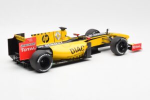 Renault R30 R. Kubica / V. Petrov F1 Showcar 2010 Minichamps 1:18 7711428831 Метал — снимка 2 от 6