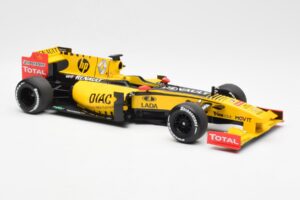 Renault R30 R. Kubica / V. Petrov F1 Showcar 2010 Minichamps 1:18 7711428831 Метал — снимка 4 от 6