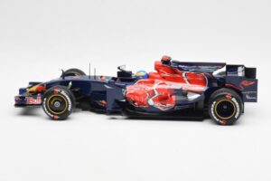 Scuderia Toro Rosso STR3 #11 S. Bourdais F1 2008 Minichamps 1:18 150080014 Метал — снимка 3 от 6