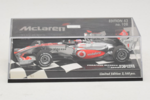 Vodafone McLaren Mercedes MP4-25 J. Button F1 Showcar 2010 Minichamps 1:43 530104371 Метал — снимка 5 от 5