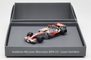 McLaren MP4-23 Mercedes #22 L. Hamilton F1 World Champion 2008 Minichamps 1:43 B66962422 Метал — снимка 4 от 4