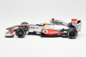 McLaren MP4-24 #1 L. Hamilton 2009 Dealer Edition Minichamps 1:18 503091801 Метал — снимка 3 от 6