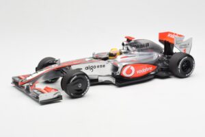 McLaren MP4-24 #1 L. Hamilton 2009 Dealer Edition Minichamps 1:18 503091801 Метал