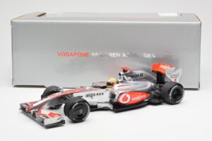 McLaren MP4-24 #1 L. Hamilton 2009 Dealer Edition Minichamps 1:18 503091801 Метал — снимка 6 от 6