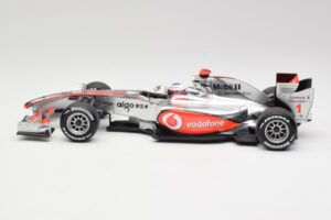 McLaren MP4-25 Vodafone #1 J. Button F1 2010 Minichamps 1:18 530101871-R1 Метал — снимка 3 от 7