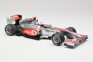 McLaren MP4-25 Vodafone #1 J. Button F1 2010 Minichamps 1:18 530101871-R1 Метал — снимка 4 от 7