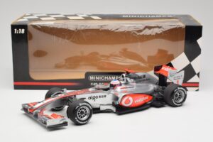 McLaren MP4-25 Vodafone #1 J. Button F1 2010 Minichamps 1:18 530101871-R1 Метал — снимка 7 от 7