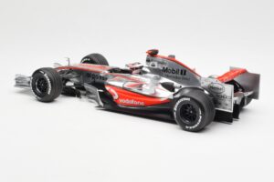 McLaren MP4-22 Mercedes #1 F. Alonso Presentation Valencia 2007 Minichamps 1:18 538071871 Метал — снимка 5 от 6