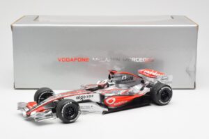 McLaren MP4-22 Mercedes #1 F. Alonso Presentation Valencia 2007 Minichamps 1:18 538071871 Метал — снимка 6 от 6