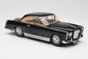 Facel Vega HK500 Черен Sun Star 1:18 3751 Метал — снимка 6 от 8