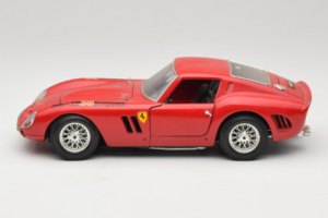 Ferrari 250 GTO Червен Bburago 1:18 B003 Метал — снимка 4 от 8