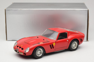Ferrari 250 GTO Червен Bburago 1:18 B003 Метал — снимка 8 от 8