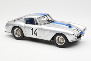 Ferrari 250 GT SWB #14 P. Noblet / J. Guichet Team Noblet 3rd Place 24 Hours of Le Mans 1961 CMC 1:18 M-079 Метал — снимка 4 от 6