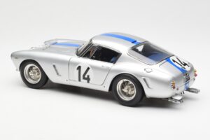 Ferrari 250 GT SWB #14 P. Noblet / J. Guichet Team Noblet 3rd Place 24 Hours of Le Mans 1961 CMC 1:18 M-079 Метал — снимка 5 от 6