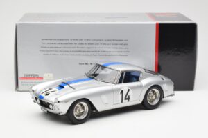 Ferrari 250 GT SWB #14 P. Noblet / J. Guichet Team Noblet 3rd Place 24 Hours of Le Mans 1961 CMC 1:18 M-079 Метал — снимка 6 от 6