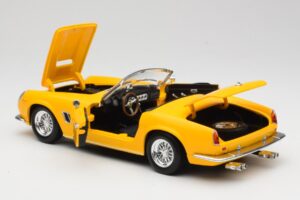 Ferrari 250 GT California Spider Жълт Hot Wheels 1:18 23905 Метал — снимка 5 от 8