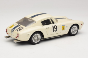 Ferrari 250 GT SWB Berlinette #19 Tour de France Automobile 1961 Eagles Race 1:18 6500 Метал — снимка 3 от 8