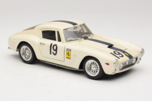 Ferrari 250 GT SWB Berlinette #19 Tour de France Automobile 1961 Eagles Race 1:18 6500 Метал — снимка 6 от 8