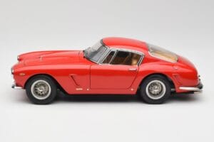 Ferrari 250 GT SWB Червен CMC 1:18 M-046 Метал — снимка 3 от 6