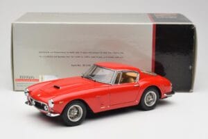 Ferrari 250 GT SWB Червен CMC 1:18 M-046 Метал — снимка 6 от 6