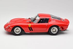 Ferrari 250 GTO London Show Червен CMC 1:18 M-256 Метал — снимка 3 от 6