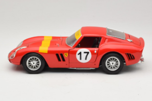 Ferrari 250 GTO #17 Bburago Sammlerborse Червен Bburago 1:18 3007-P1 Метал — снимка 4 от 8