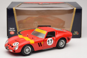 Ferrari 250 GTO #17 Bburago Sammlerborse Червен Bburago 1:18 3007-P1 Метал — снимка 8 от 8